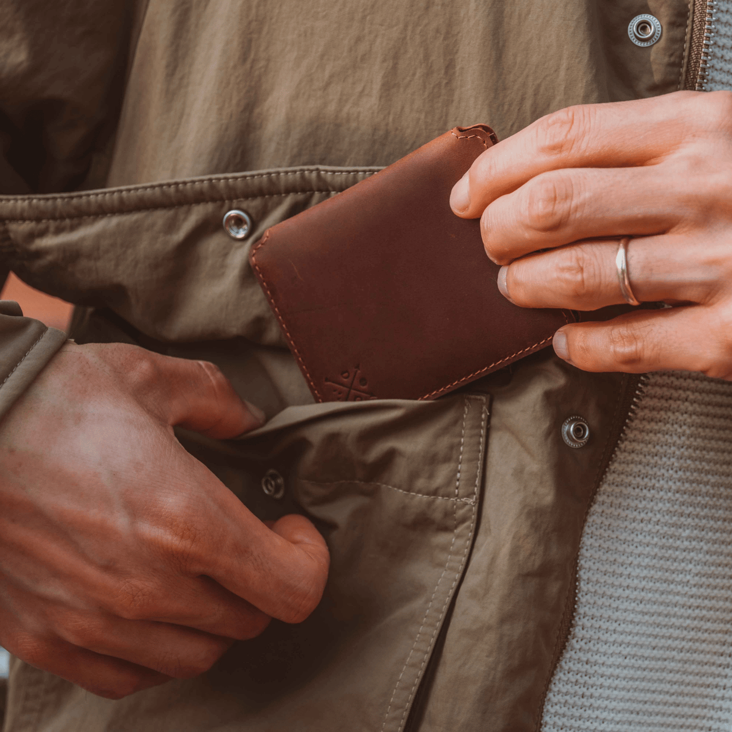 Double Oak Essentials Cloud Wallet
