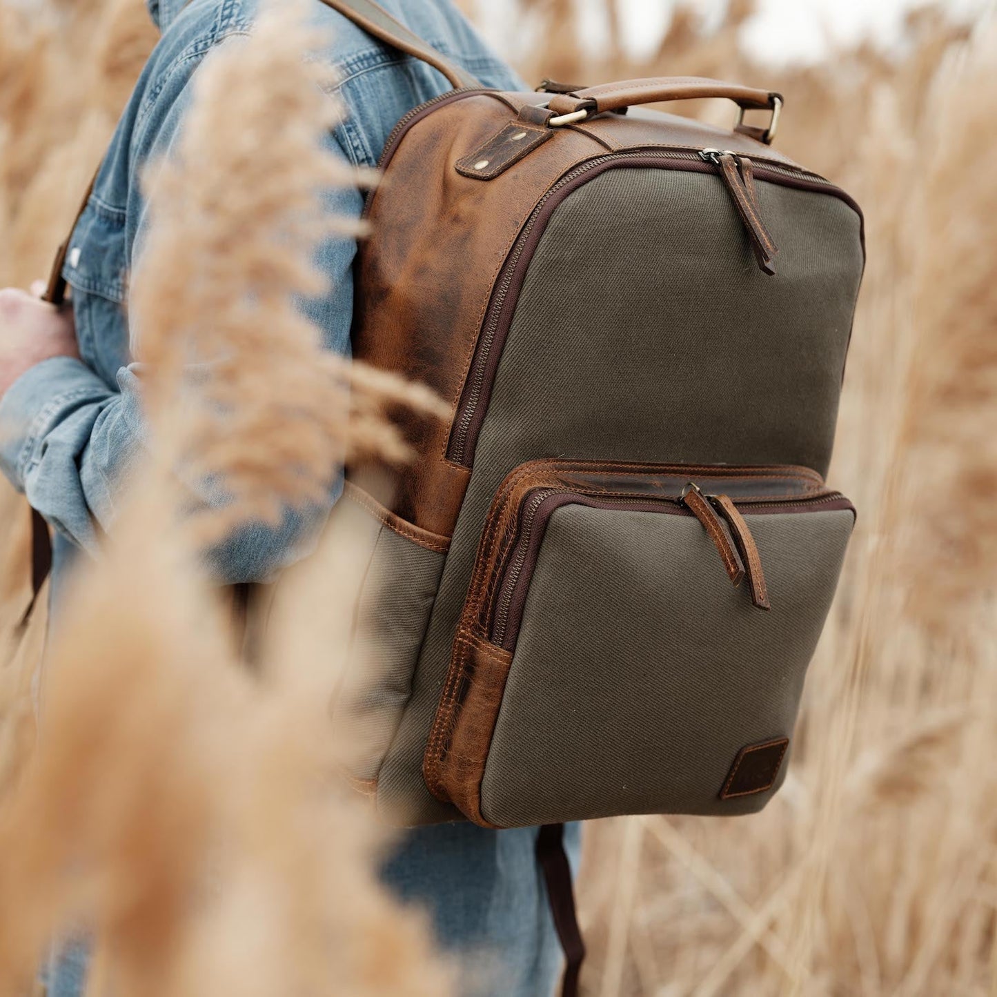Kodiak Leather 25L Traveler Canvas Backpack