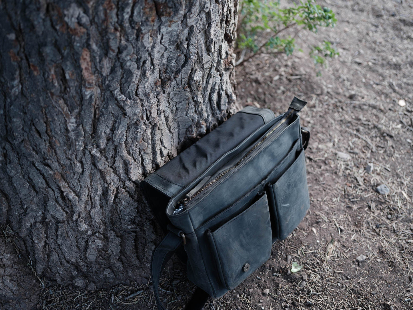 Kodiak Leather Yukon Leather Messenger (Limited Edition)