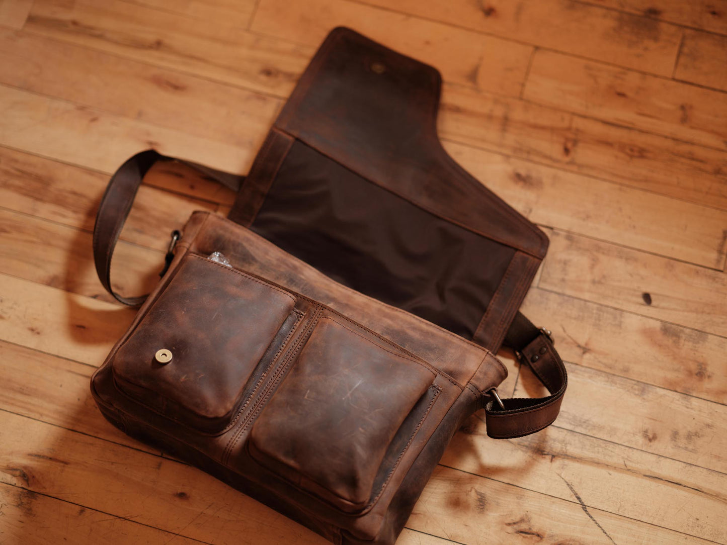 Kodiak Leather Yukon Leather Messenger (Limited Edition)