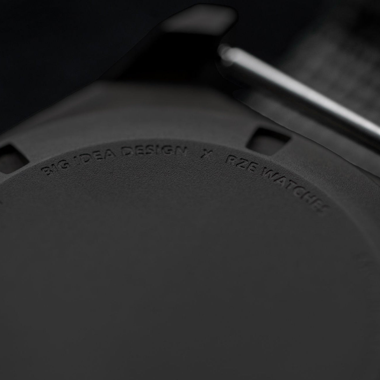 Big Idea Design Ti Field Watch / Solar Driven / Black