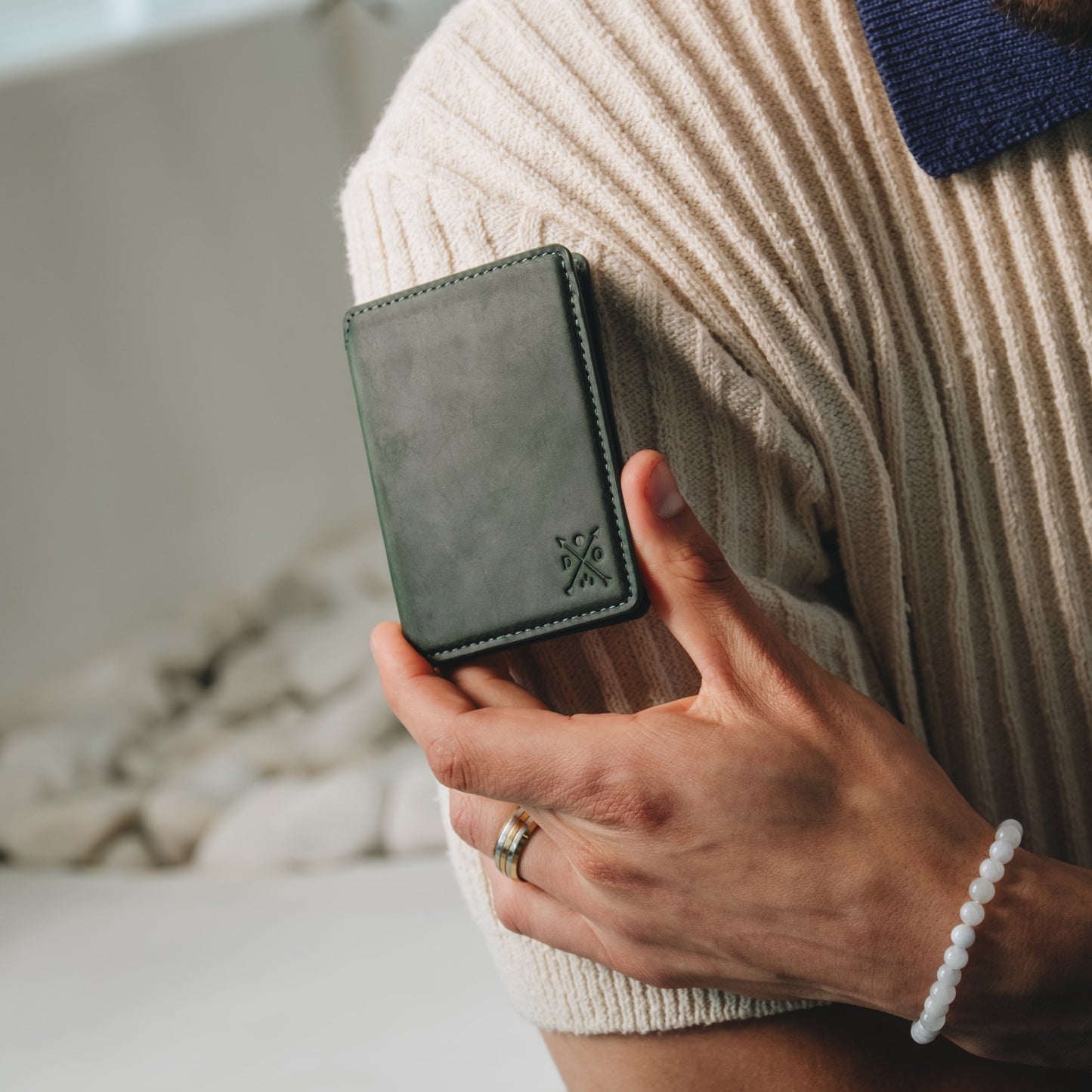 Double Oak Essentials Cloud Wallet