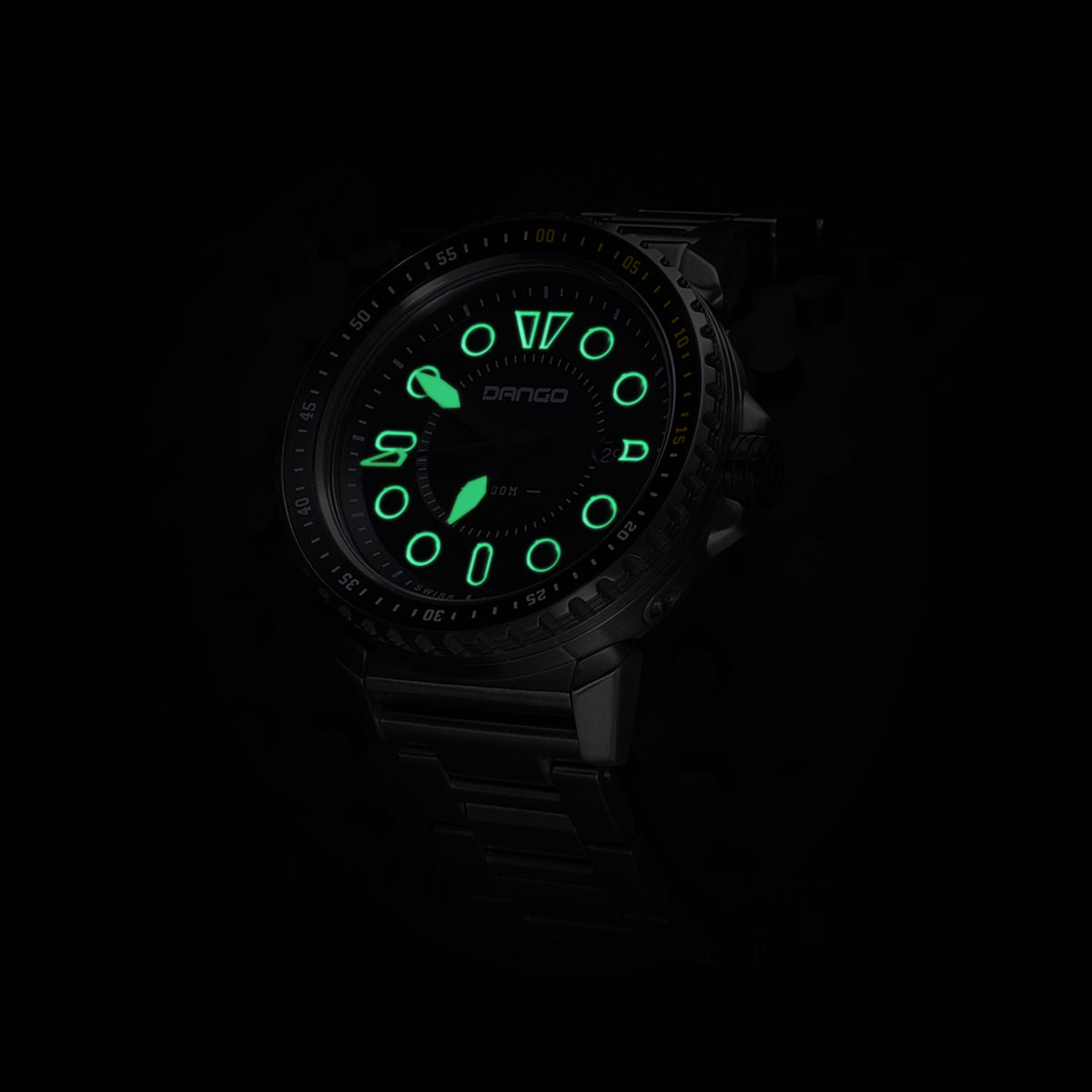 Dango Products DV-01 - Dive Watch w/ Metal Bracelet & Micro Adjustment Buckle