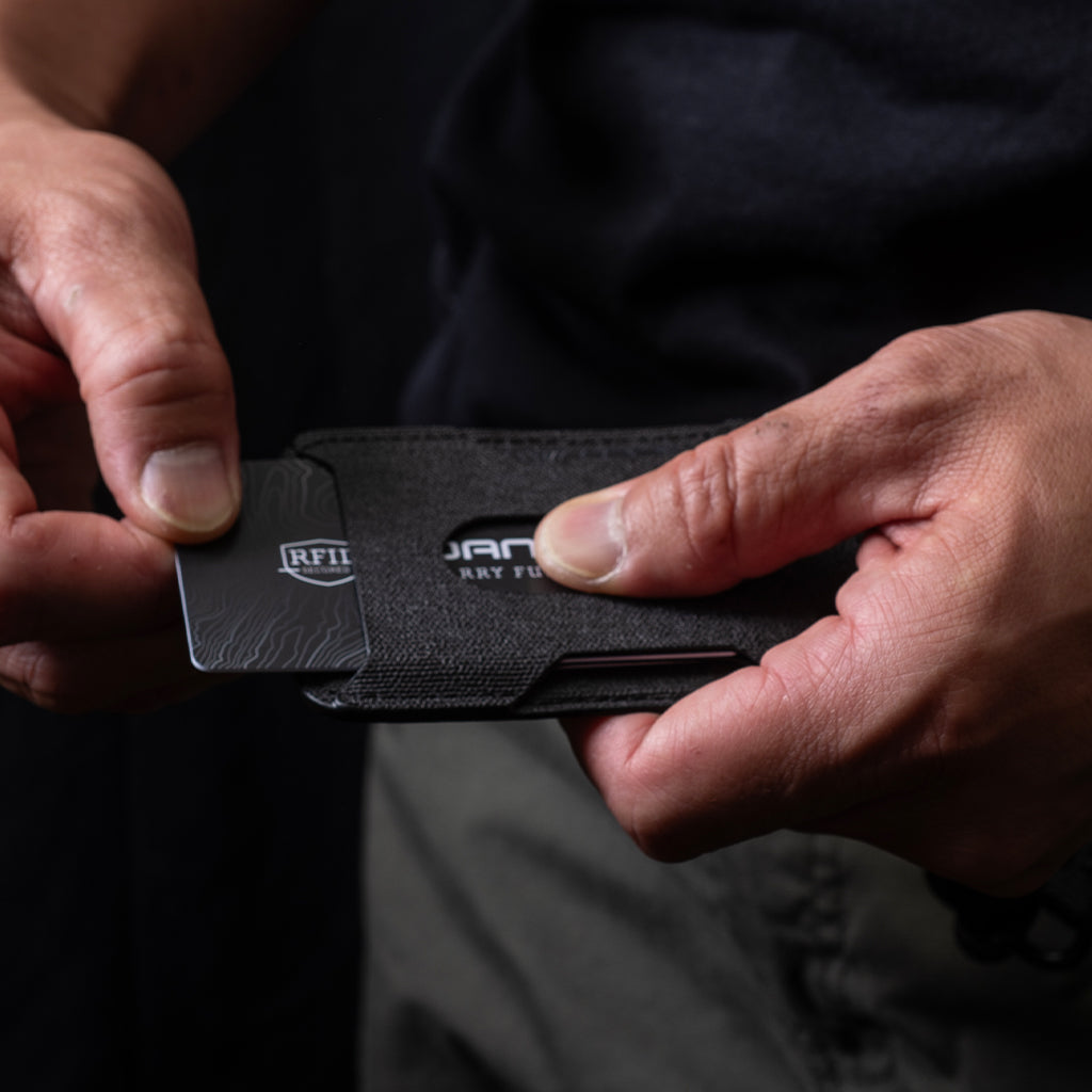 DANGO S1 STEALTH™ MAGSAFE PHONE WALLET