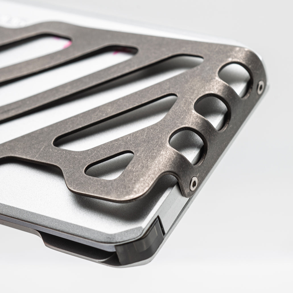 DANGO SK1 TITANIUM MONEY CLIP